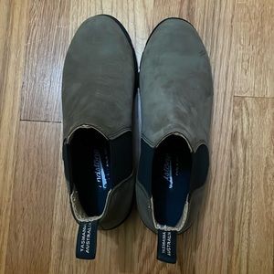 Women’s Blundstone Ankle Chelsea Boots, Size 9.5